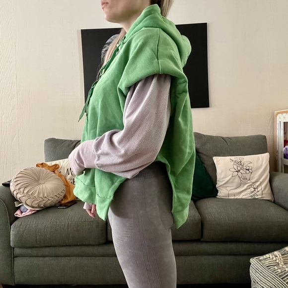 NEW Green Padded Hoodie Vest - Picture 3 of 10